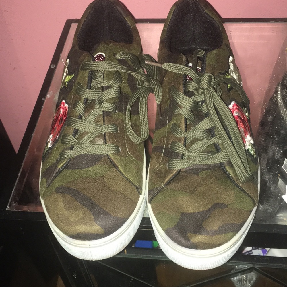 Army / Rose Print sneakers